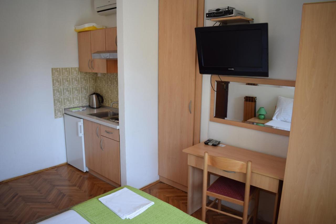 Vila Jelena - Studio apartments for 2 to 3 persons in Sv Filip i Jakov Sveti Filip i Jakov Esterno foto